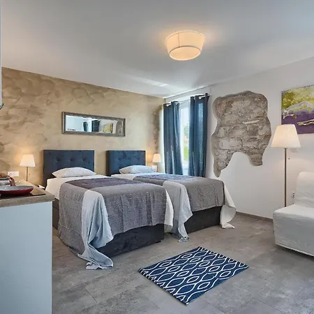 Luxury Flats In Centre Гостьовий будинок 3*