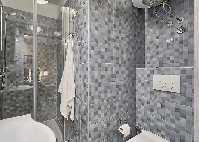 Luxury Flats In Centre Гостьовий будинок 3*