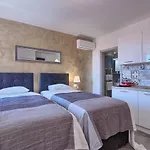 بيت ضيافة Luxury Flats In Centre بولا