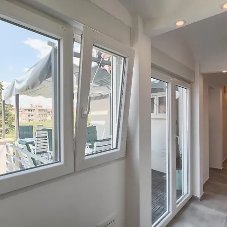 Luxury Flats In Centre 4*