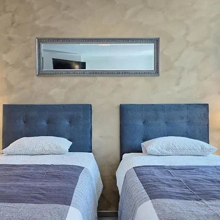 Luxury Flats In Centre Πούλα