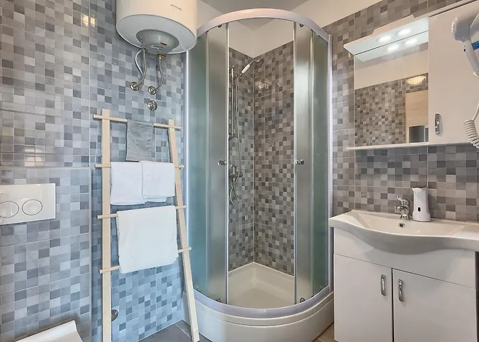 Luxury Flats In Centre בית הארחה