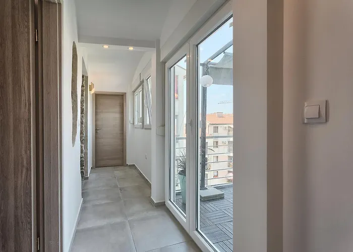 Luxury Flats In Centre 3*