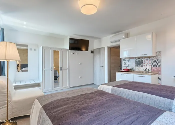 Pensión Luxury Flats In Centre 3*