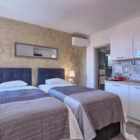 Guest house Luxury Flats In Centre Pula