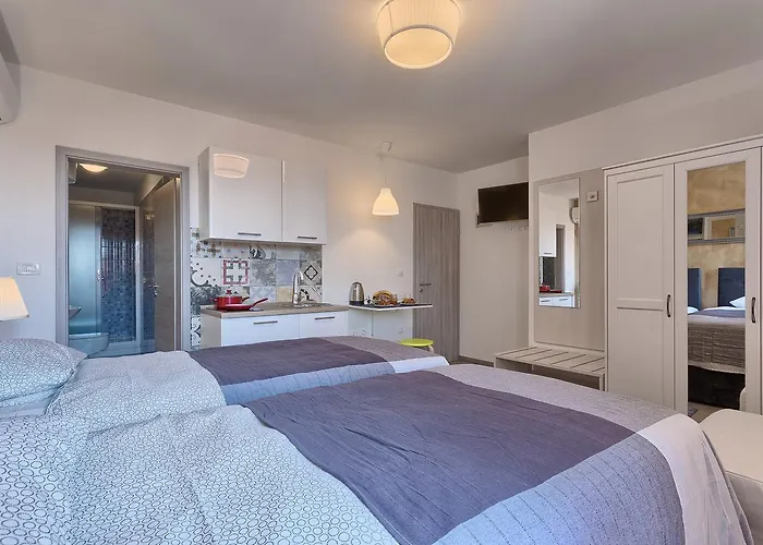 Luxury Flats In Centre 3*