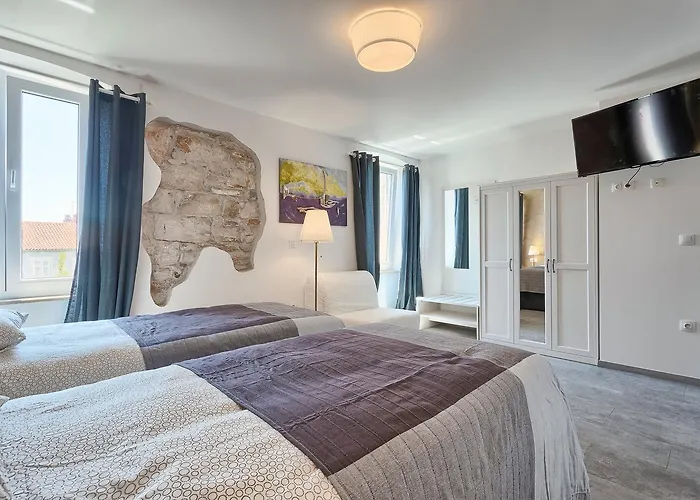 Luxury Flats In Centre 3*